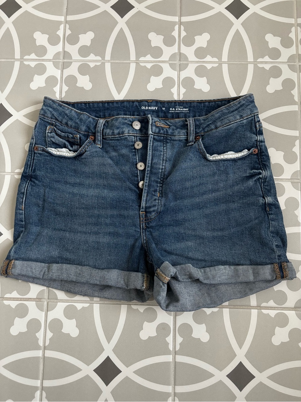 Old Navy Women's Medium Blue Cuffed Denim Shorts